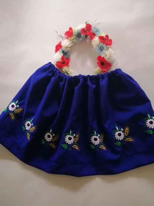Sukýnka, sukně vyšívaná, kroj. Folklor.