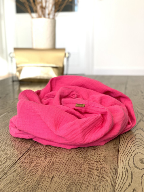 Mušelínový šál " Cardinal Rose"