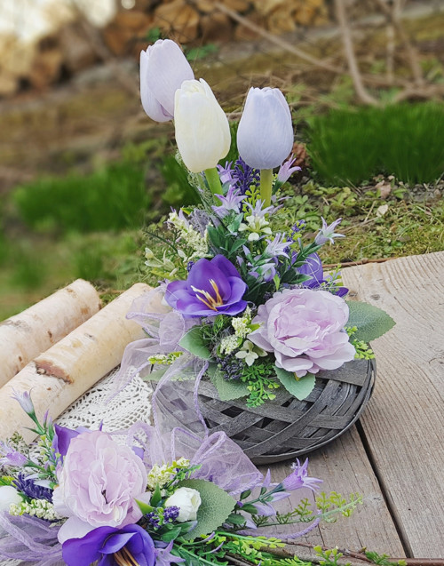 Kulatá dekorace s tulipány — foto 1