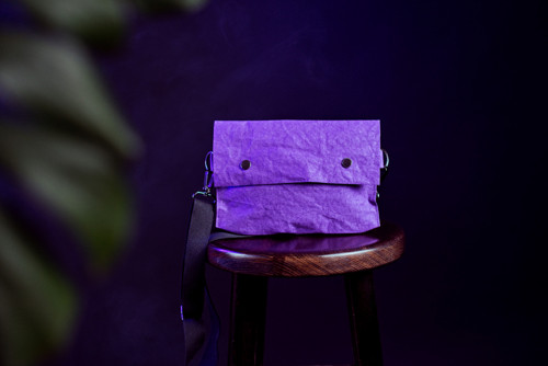 Papírová crossbody // violet