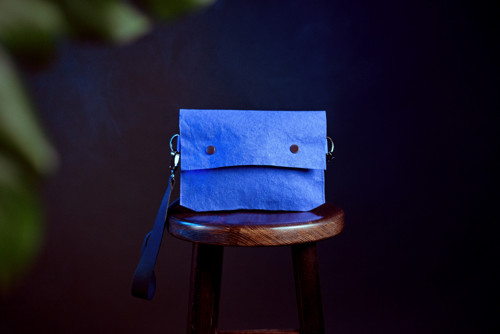 Papírová crossbody // kingblue