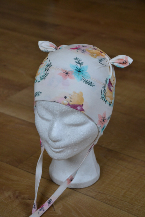 Ušanka na zavazování "medvídek Pú" 43-47cm