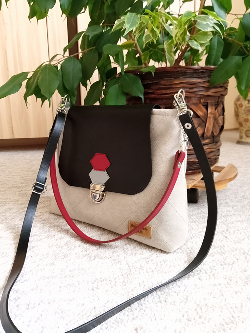 Šedá s černou- crossbody — foto 1
