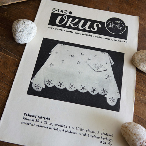 VKUS 6442 ... vyšívaný ubrus
