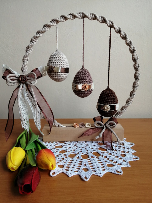 Velikonoční macrame stojánek s vajíčky — foto 1