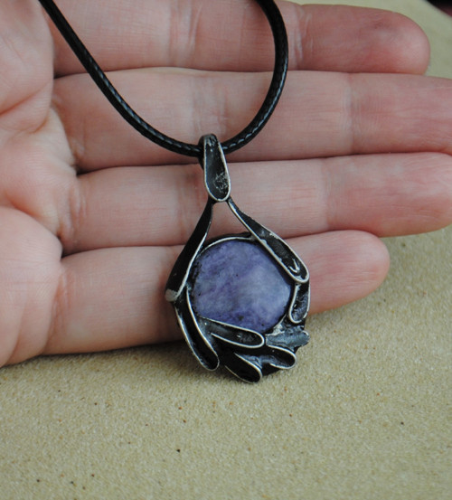 Amulet z čaroitu — foto 1