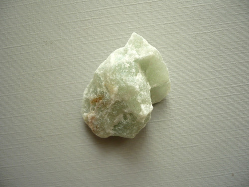 Surový kámen - fluorit 33 mm, č.37f
