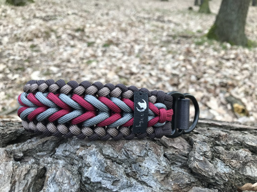 Paracord obojek s koženým řemínkem