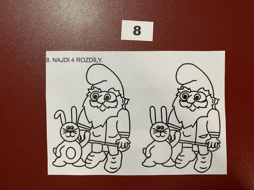 Najdi rozdíl č.8 - trpaslík 8 černo-bílý