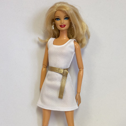 Šaty s páskem pro barbie — foto 1