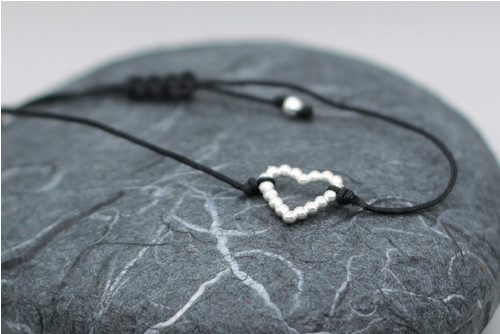 Minimalistický náramek - Ball heart (černá)