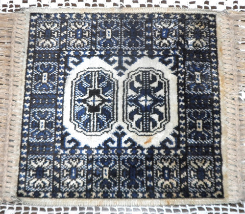 Dekorační KOBEREČEK třásně či tapiserie 39 x 23 cm