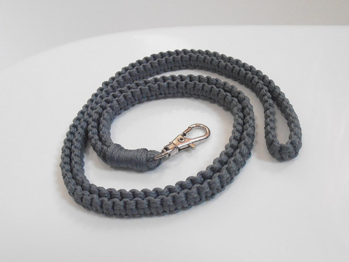 Klíčenka na krk (macramé) — foto 1