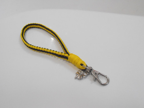 *Klíčenka/Přívěsek na klíče (macramé)*