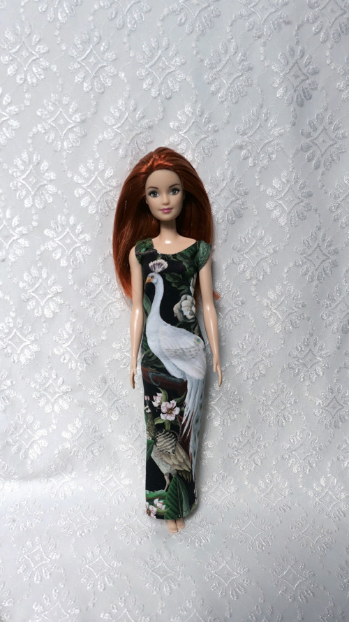Šaty pro Barbie s pávem — foto 1