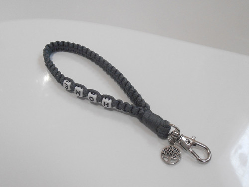 *Klíčenka/Přívěsek na klíče (macramé)* — foto 1