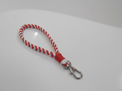 *Klíčenka/Přívěsek na klíče (macramé)* — foto 1