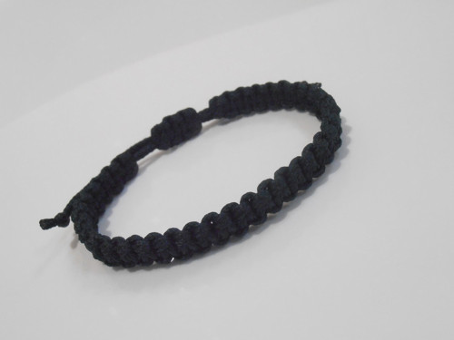 *Tmavě zelený náramek - macramé (Unisex)* — foto 1