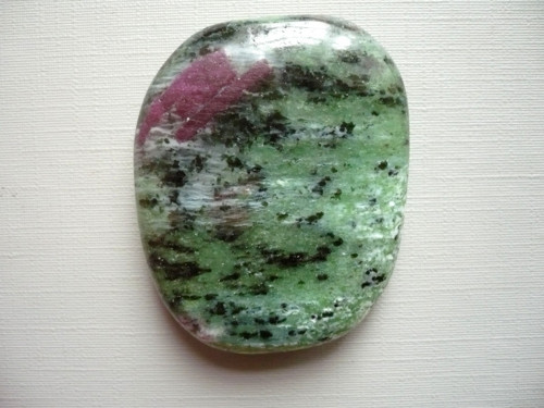 Placka - rubín zoisit 44 mm, č.927f — foto 1
