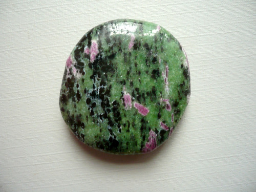 Placka - rubín zoisit 39 mm, č.946f