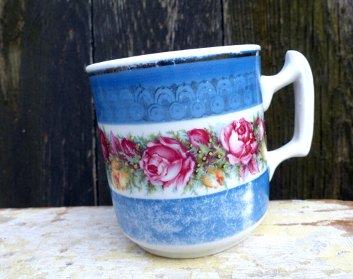 Sady růžové... starožitný porcelánový hrnek