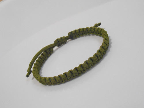 *Olivově zelený náramek - macramé (Unisex)* — foto 1