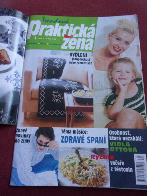 Časopis Praktická žena č. 1/2000 s přílohou