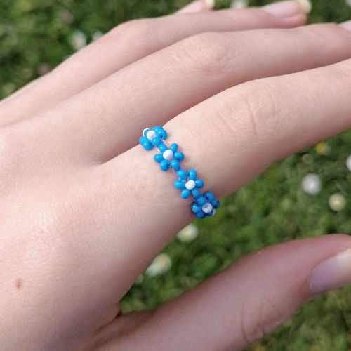 Modrý prstýnek z korálků Preciosa