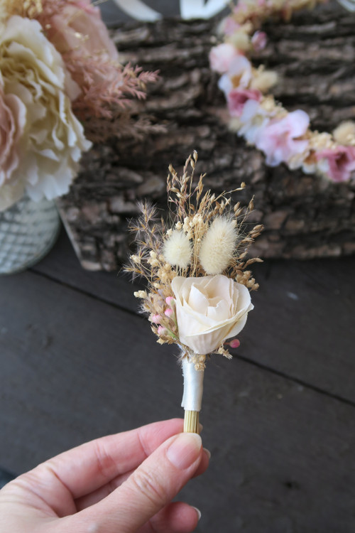 Korsáž pro ženicha "Boho Pudřenka"
