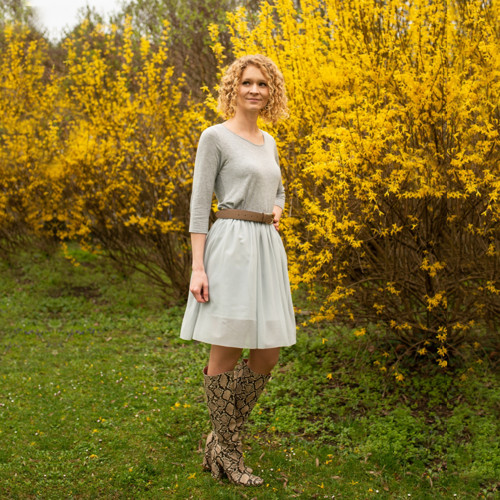 Šedá splývavá tylová sukně-SKLADEM