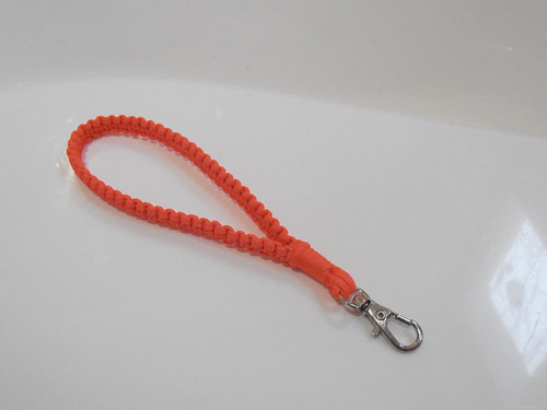 *Klíčenka/Přívěsek na klíče (macramé)*