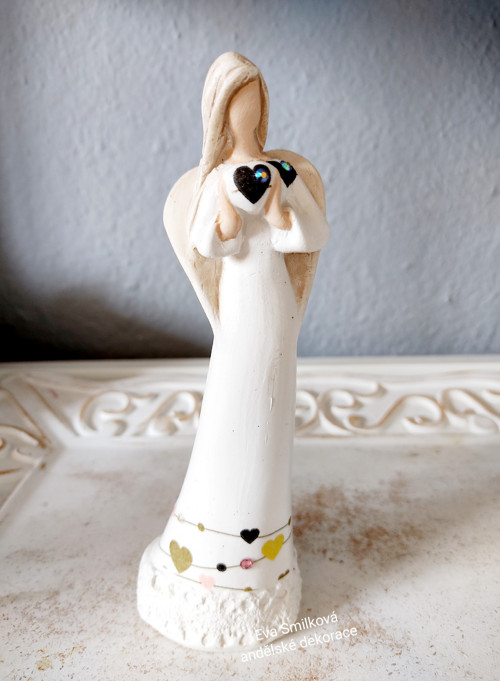 Anděl 17,5 cm - s potiskem srdíček