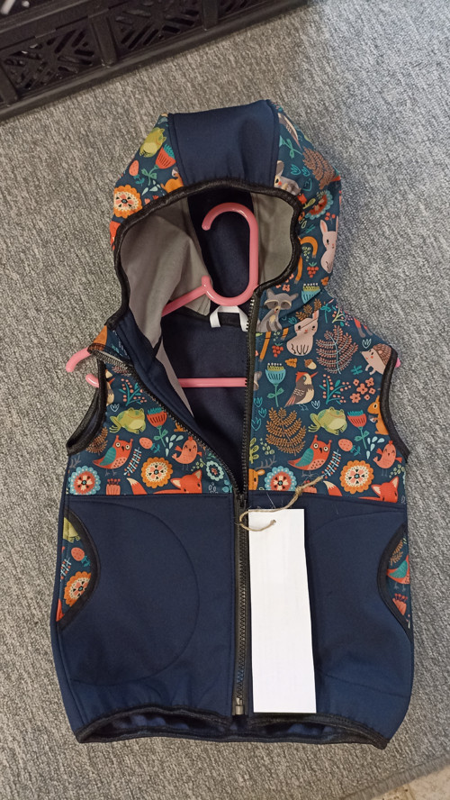 Softshellová vesta vel.92/98 (zip 40cm)