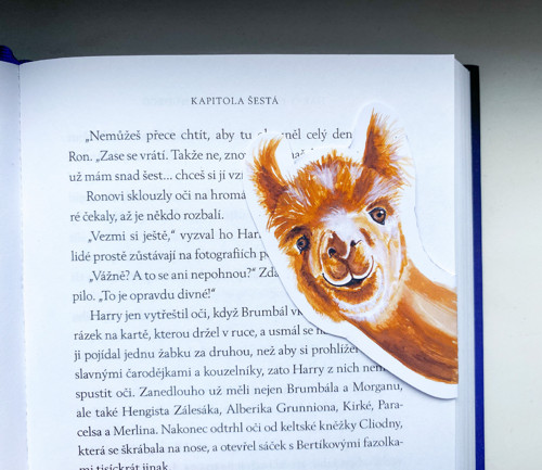 Vysmátá lama - magnetická záložka