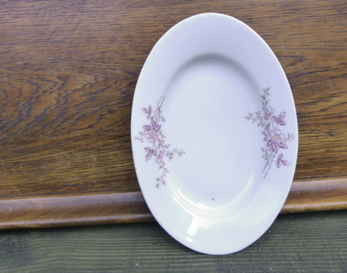 Starožitný porcelánový tácek A. Persch, Hegewald