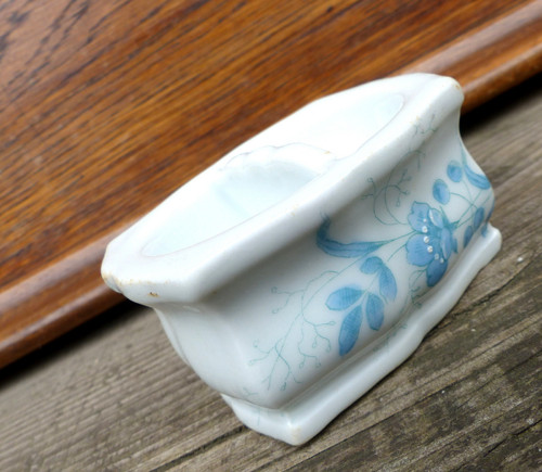 Květy modré...starožitná porcelánová slánka