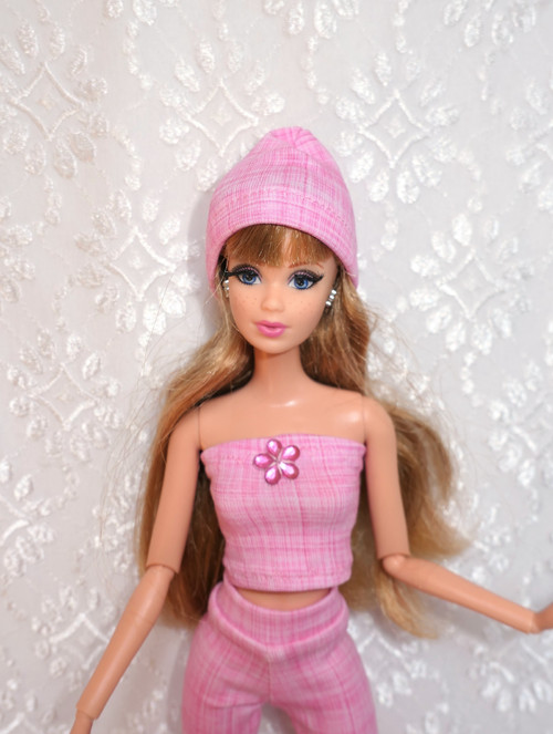 Čepice pro Barbie — foto 1