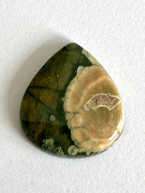 RYOLIT - kabošon, přírodní, NOVÝ ZÉLAND, 26 Ct.