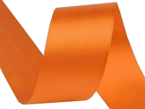 20m oranžová atlasová stuha oboulící šíře 40 mm,