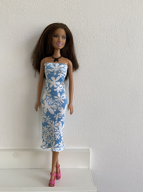 Šaty na panenku Barbie — foto 1