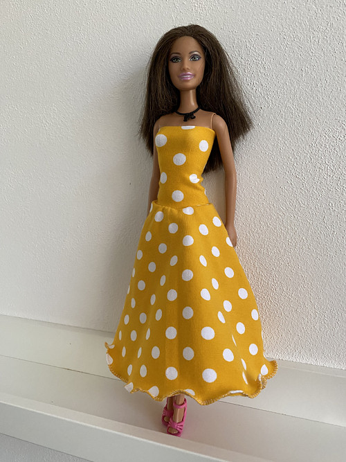 Šaty na panenku Barbie — foto 1