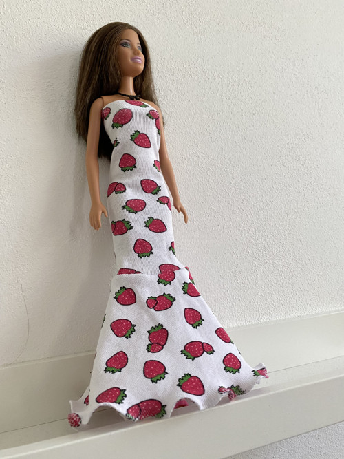 Šaty na panenku Barbie — foto 1