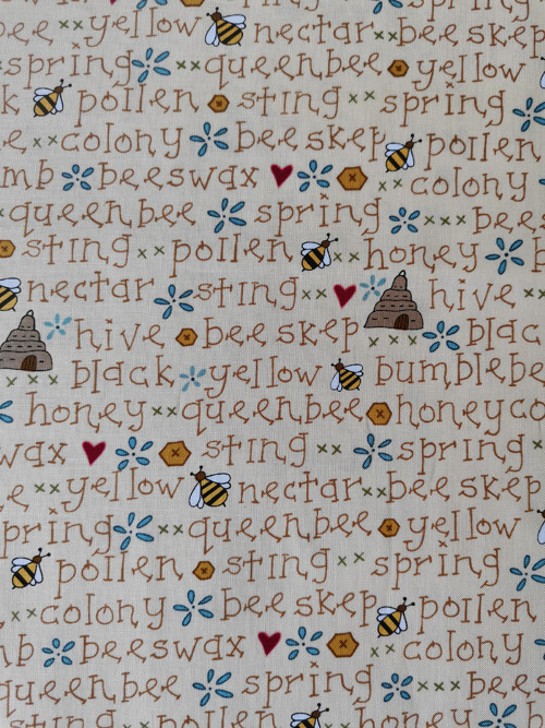 Bees béžová s písmenky