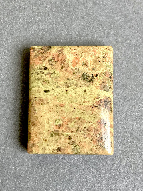 UNAKIT - přírodní šperkový kabošon,52,5 Ct,23x13x4