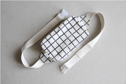 Linorytová ledvinka /// Grid černá — foto 1