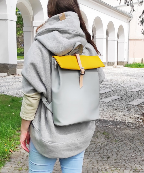 Trinity street backpack šedá se žlutou