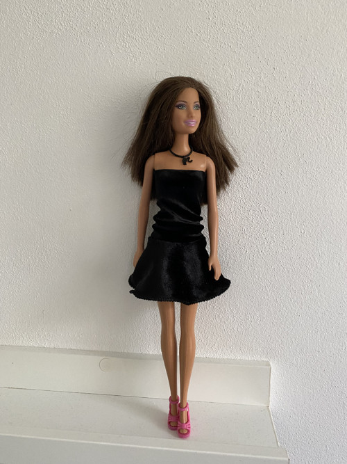 Šaty na panenku Barbie — foto 1