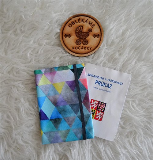 Obal na očkovací průkaz - Trojúhelníky