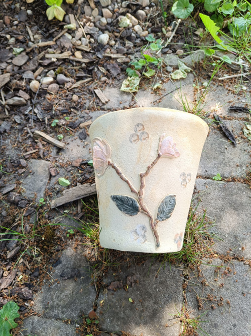 Květináč s magnolií