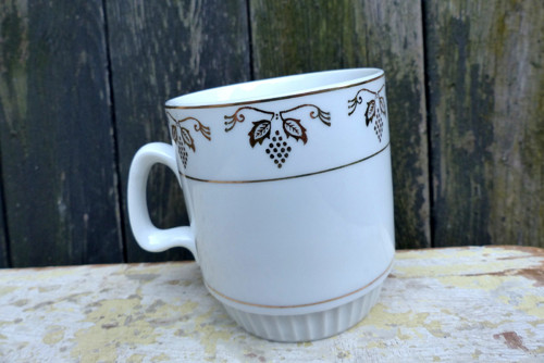 Réva zlatá...porcelánový hrnek Lubenec